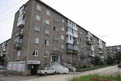 п. Новоуткинск, ул. Партизан, 68 (городской округ Первоуральск) - фото квартиры