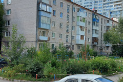 Екатеринбург, ул. Трактористов, 5 (Автовокзал) - фото квартиры