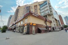 Екатеринбург, ул. Хохрякова, 72 (Центр) - фото торговой площади