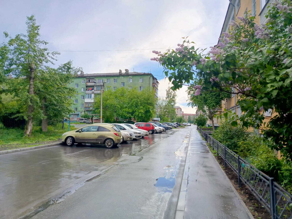 г. Асбест, ул. Ленина, 31 (городской округ Асбестовский) - фото квартиры (2)