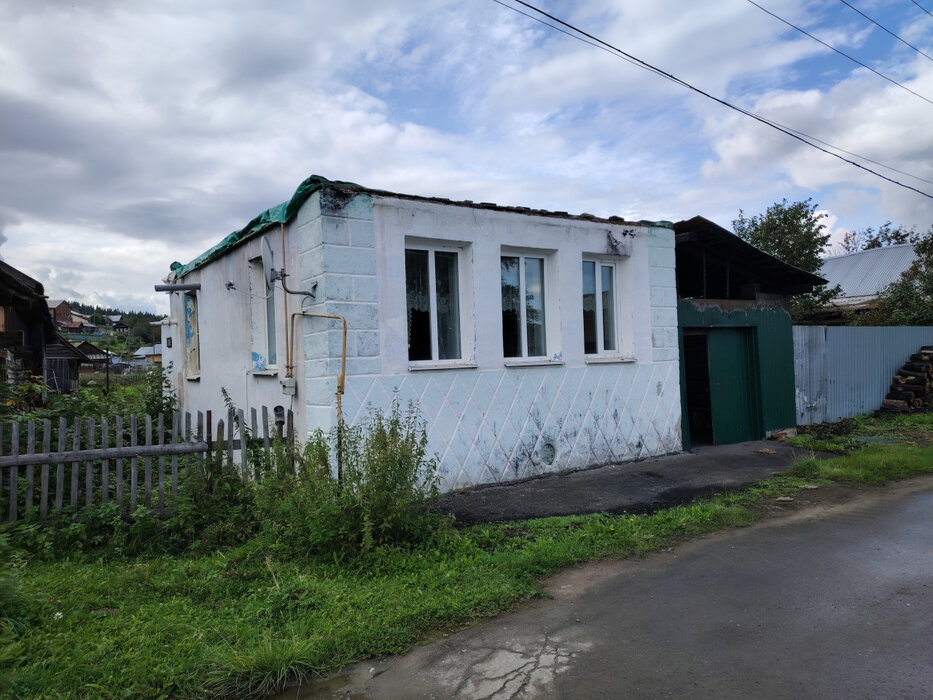 поселок городского типа Верхние Серги, ул. Радищева, 29А (городское поселение Верхнесергинское) - фото дома (2)