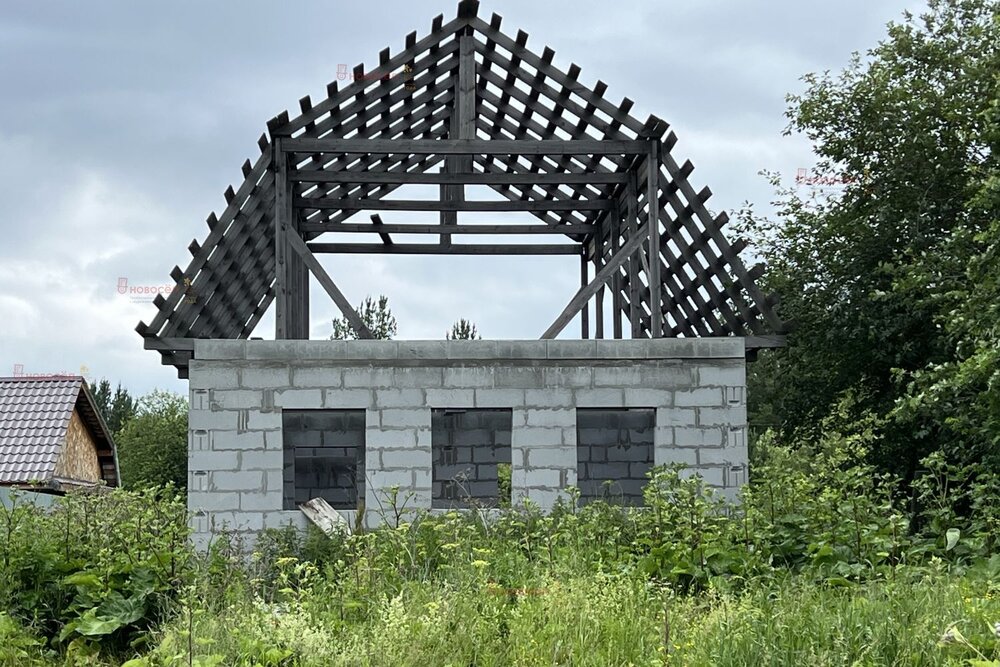 п. Ключевск, ул. Заводская, 4 (городской округ Березовский) - фото дома (2)