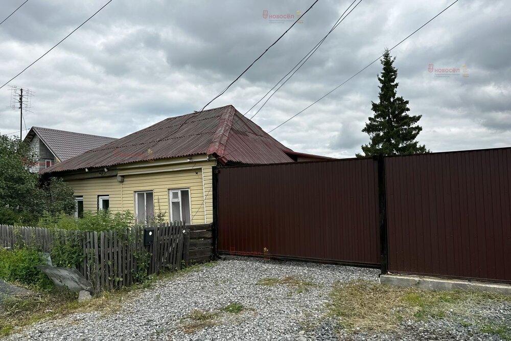 г. Арамиль, ул. Свердлова, 57 (городской округ Арамильский) - фото дома (2)