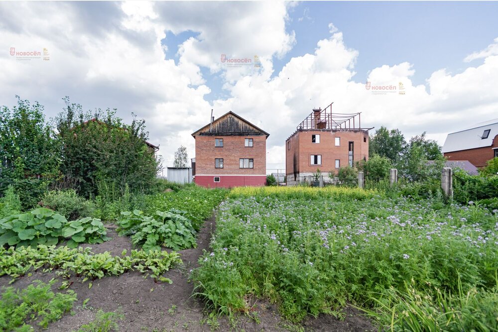 г. Среднеуральск, ул. Дзержинского, 108 (городской округ Среднеуральск) - фото коттеджа (3)