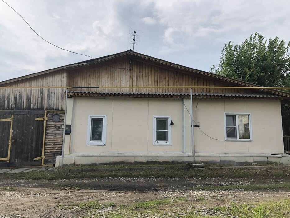 г. Арамиль, ул. Щорса, 98 (городской округ Арамильский) - фото дома (1)