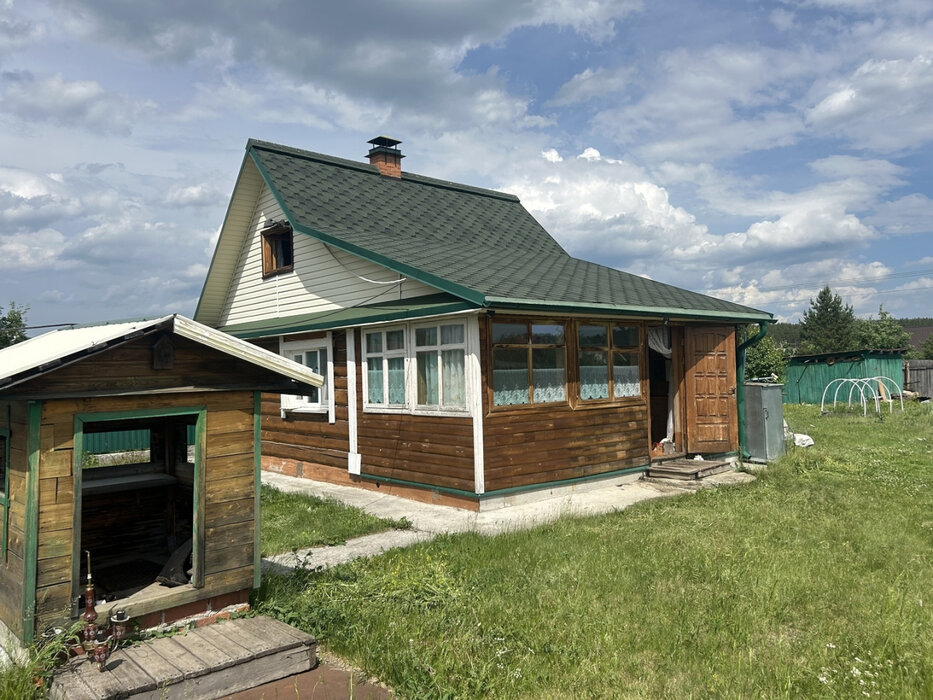 д. Ключи (г.о. Сысертский), ул. Малахитовая,   (городской округ Сысертский) - фото дома (3)