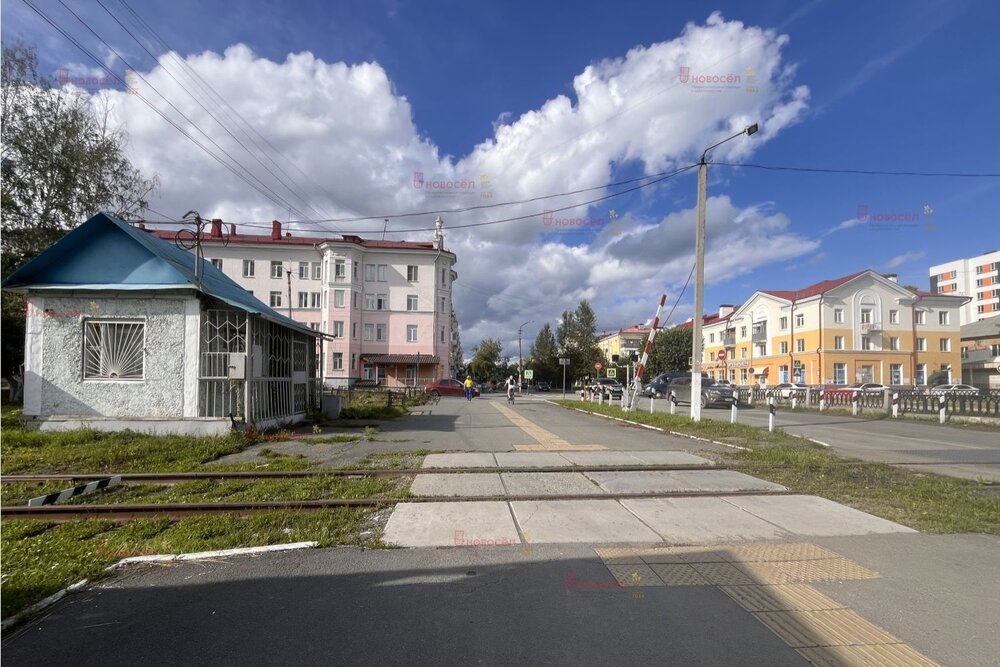 г. Первоуральск, ул. Ватутина, 27/1 (городской округ Первоуральск) - фото торговой площади (1)