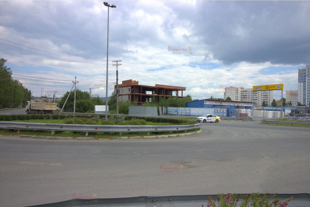 Екатеринбург, ул. Бахчиванджи, 2Л (Кольцово) - фото здания (8)