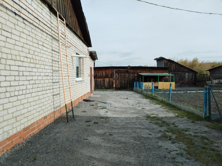 поселок городского типа Белоярский, ул. Пролетарская,   (городской округ Белоярский) - фото дома (3)