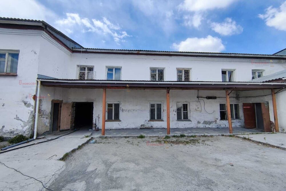 г. Арамиль, ул. 8 марта, 87 (городской округ Арамильский) - фото склада (3)