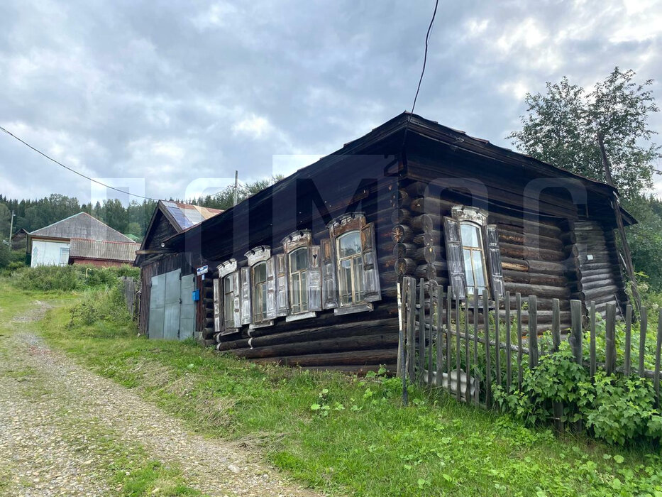 поселок городского типа Верхние Серги, городское поселение Верхнесергинское, Пермское направление, 100, ул.Розы Люксембург, 22 (Выберите район) - фото дома (1)