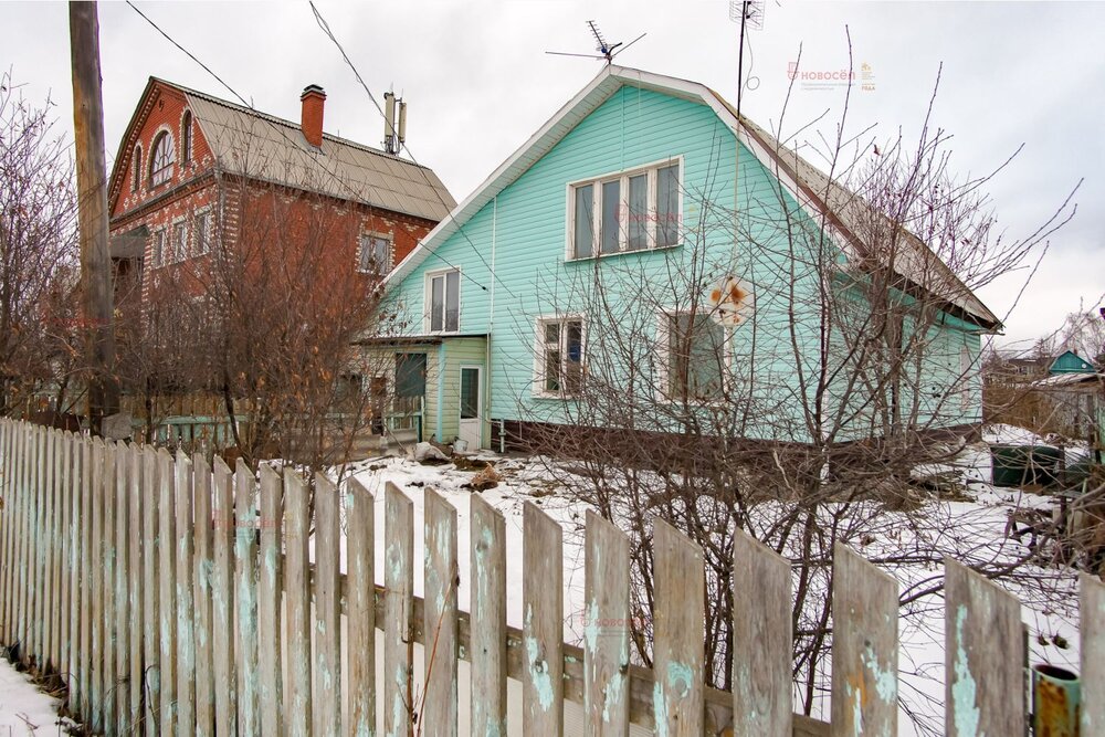 г. Верхняя Пышма, ул. Первомайская, 37 а (городской округ Верхняя Пышма) - фото дома (2)