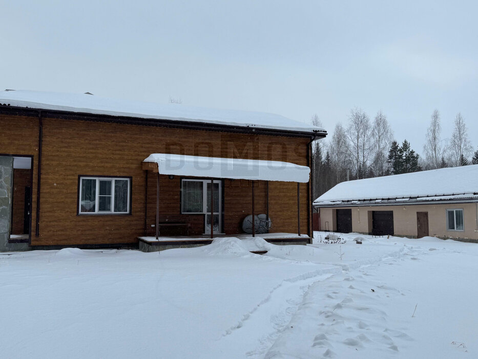 п. Красный Адуй, ул. на берегу озера Шитовское,   (городской округ Верхняя Пышма) - фото коттеджа (7)