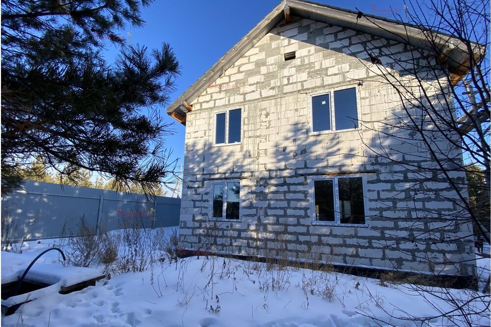 п. Бобровский, ул. Марины Расковой, 6 (городской округ Сысертский) - фото дома (2)