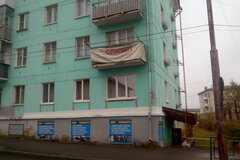 г. Краснотурьинск, ул. Попова, 48 (городской округ Краснотурьинск) - фото торгового помещения