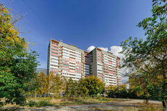 Екатеринбург, ул. 8 Марта, 181/2 (Автовокзал) - фото квартиры
